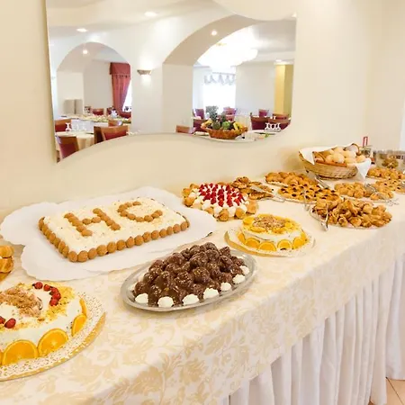 Hotel Cervia 3* チェルヴィア