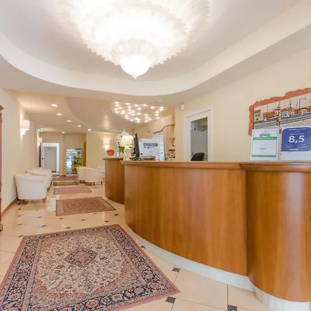 ホテル Hotel Cervia 3*