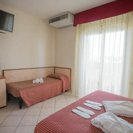 Hotel Cervia ホテル