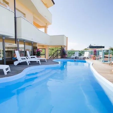 Hotel Cervia ホテル チェルヴィア