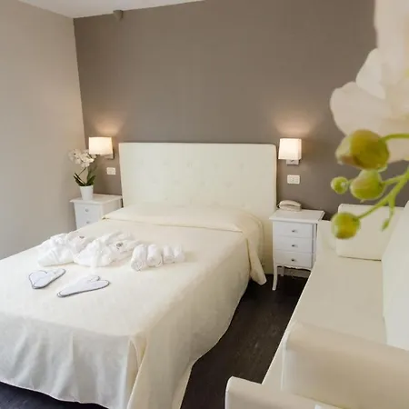 ホテル Hotel Cervia