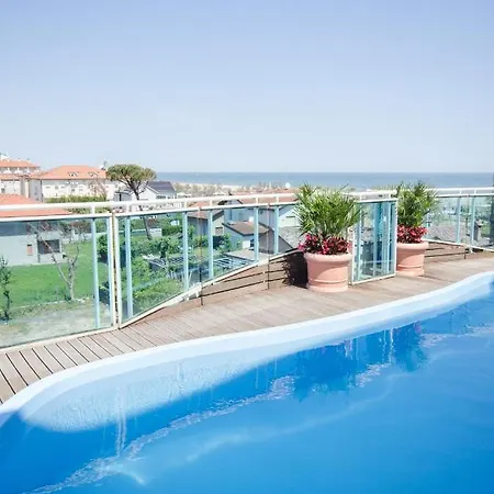 Hotel Cervia ホテル 3*